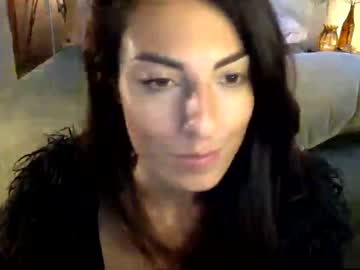 girl
        _milkandhoney_ cam image #1197307