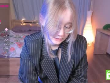 girl
        bettybarnett cam image #1464052