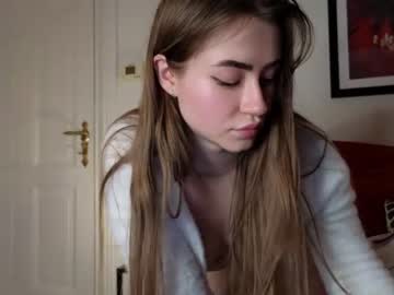 girl
        strawberryjamx cam image #2086335