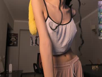 girl
        cuddles_me cam image #1986473