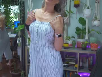 girl
        sunniedayz cam image #1224819