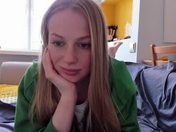girl
        magic_couple13 cam image #2711710