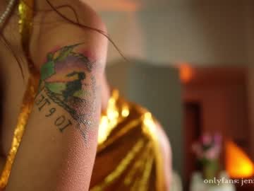 girl
        therealbonnieclydex cam image #2483129
