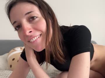 girl
        rosykindred cam image #2544885