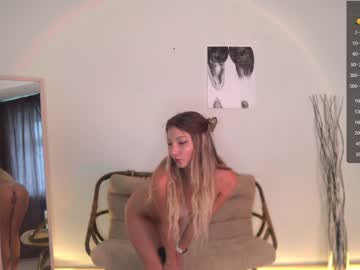girl
        kelly_the_horniest cam image #1528230