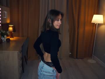 girl
        dieraalkins cam image #3284206