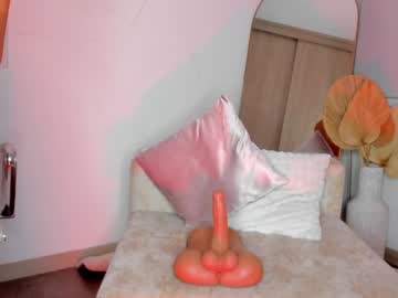 girl
        swt_molly cam image #3482086