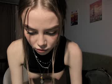 girl
        1i1ypa1mer cam image #2455064