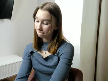 girl
        lynethamm cam image #4598605