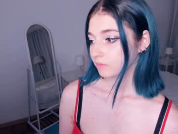 girl
        your_desssert cam image #1643346