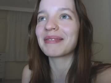 girl
        my_mia_ cam image #3837707
