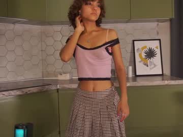 girl
        lenaelisabeth cam image #2076743
