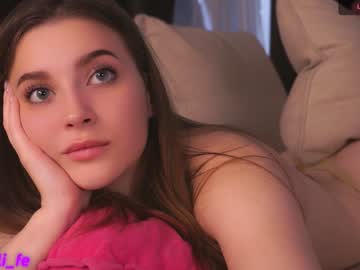 girl
        bonniecannon cam image #3109633