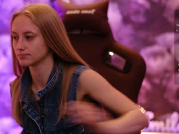 girl
        angeellina cam image #1919656