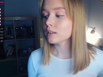 girl
        sun_shiiine cam image #884337