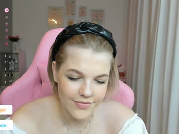 girl
        maya_blonde18 cam image #3715924