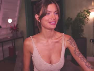 girl
        dreamana cam image #1976222
