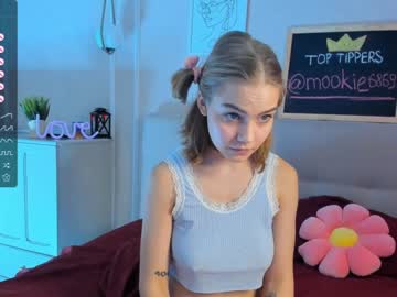 girl
        kirasammers cam image #1879629