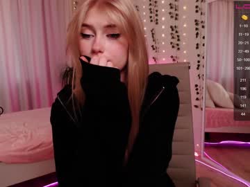 girl
        vonnalein cam image #977813