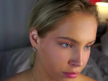 girl
        lipswithsmileonthem cam image #4636362