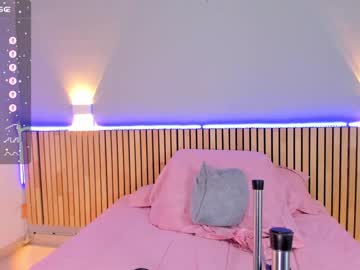 girl
        little_effy18 cam image #2297143