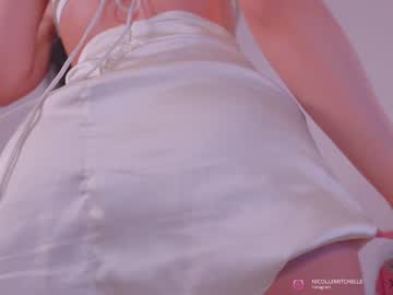 girl
        nicolle_mitchelle cam image #2980160