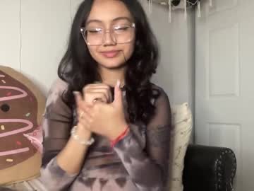 girl
        miaxrain cam image #4538970