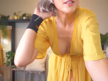 girl
        sunniedayz cam image #530570