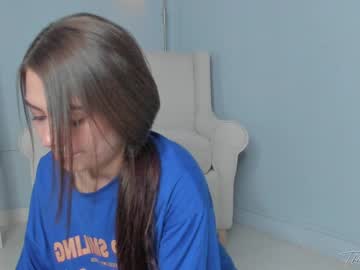 girl
        thiany_guerra cam image #1247720