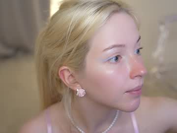 girl
        my_stella cam image #3340168