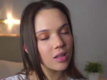 girl
        fannyedger cam image #4474043