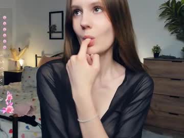 girl
        _g1ltter_ cam image #4345563