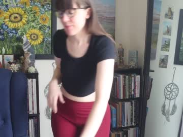 girl
        ellynaomi cam image #2319571
