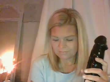 girl
        bayybaee21 cam image #3400601