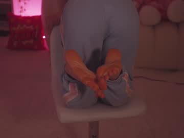 girl
        bunnydollstella cam image #3701065