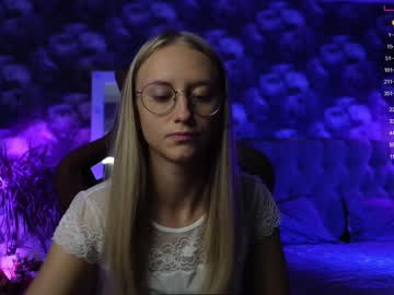 girl
        angeellina cam image #440057