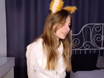 girl
        cute_fox_girl cam image #2289483