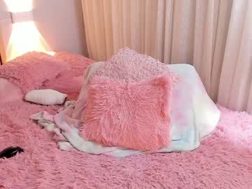 girl
        little_effy18 cam image #1301346