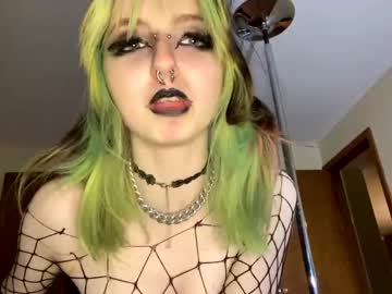 girl
        cryptiddi3s cam image #221061
