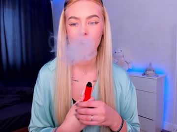 girl
        8a8y_nura cam image #700232