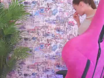 girl
        angelina_new cam image #2355399