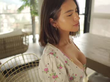 girl
        honeyco57 cam image #1506505