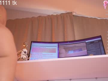 girl
        lil_eva cam image #3239523