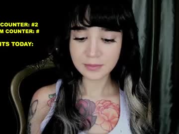 girl
        lonelly_lolly98 cam image #829540