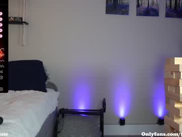 girl
        fiery_redhead cam image #2517650
