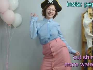 girl
        lovely_leeeya cam image #340411