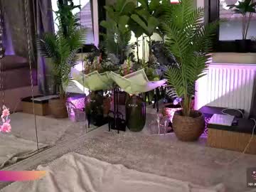 girl
        serene_sophiex cam image #4501183