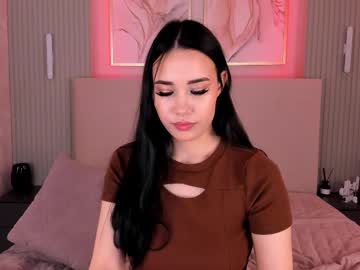 girl
        amalia_3 cam image #4444745