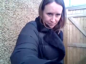 girl
        eatmypie69 cam image #2328614