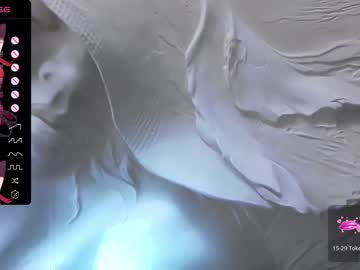girl
        xenomy cam image #2389989